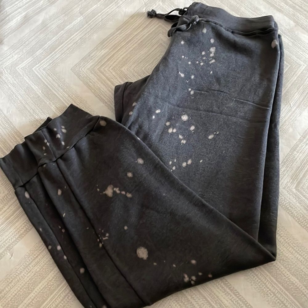T2Love Women’s Grey with Bleach Spot Joggers